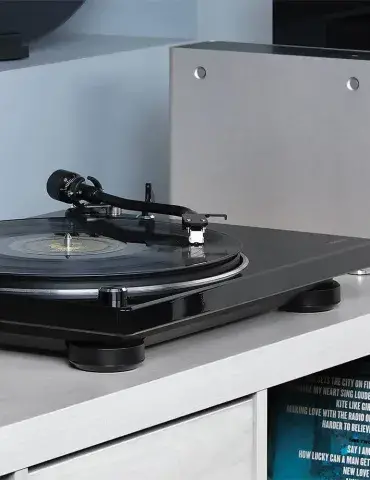 Denon DP-400 | Automatyczny gramofon analogowy | Solidna podstawa 2