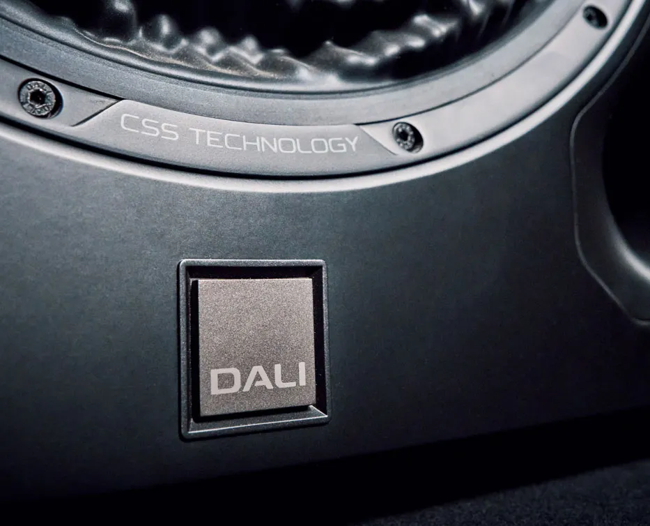 Dali SUB V-16 F logo Dali